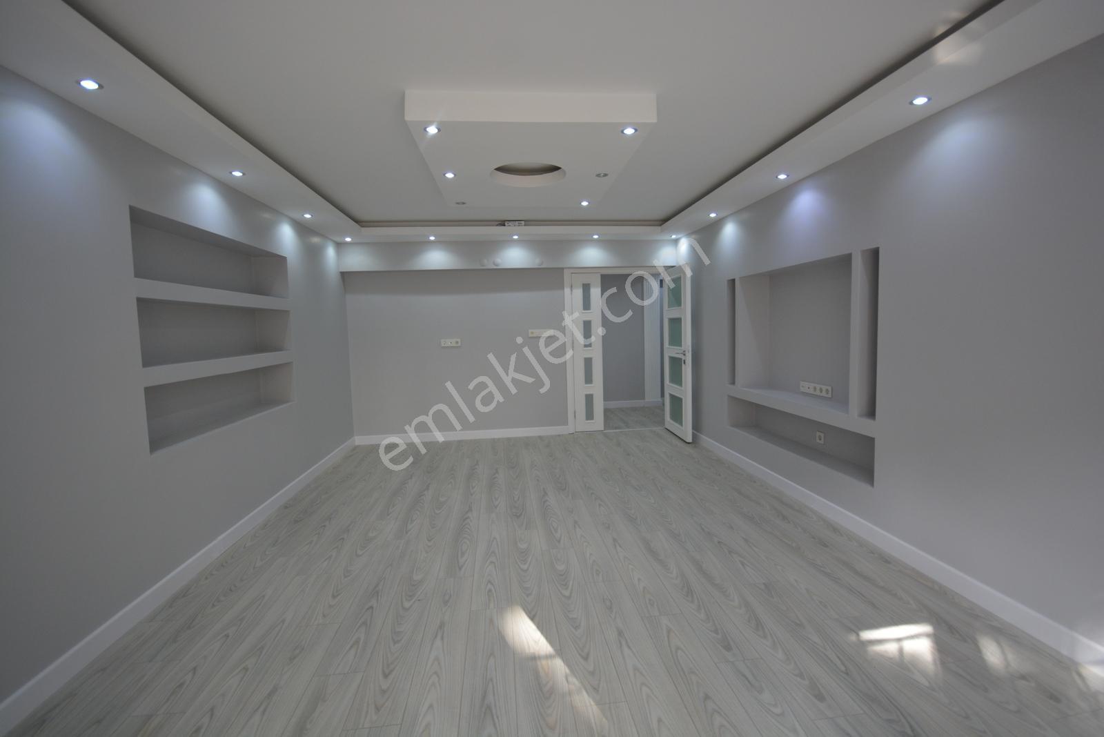 Metronun Yanında Eminevime Uygun 2+1 Özel Dekorlu Satılık Daire — fotoğraf 3