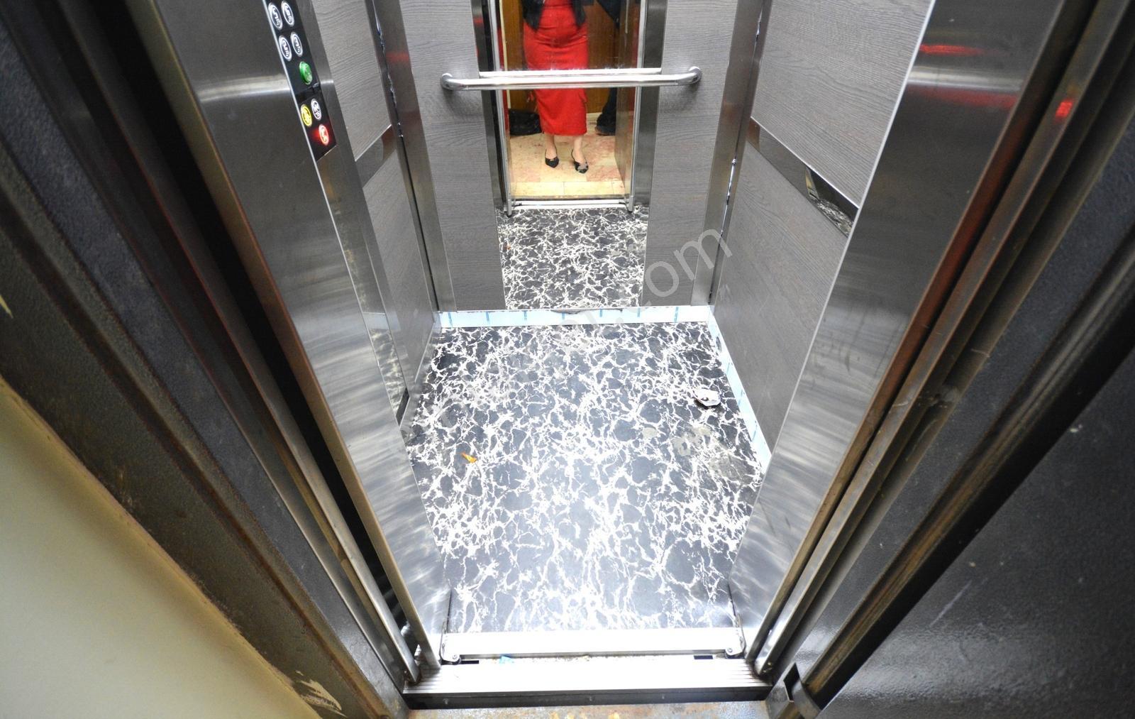 Metronun Yanında Eminevime Uygun 2+1 Özel Dekorlu Satılık Daire — fotoğraf 24
