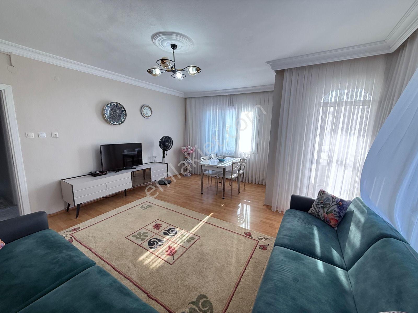 Loft'tan Sefaköy Merkezde 2+1 95m2 3. Kat Satılık Daire — fotoğraf 2