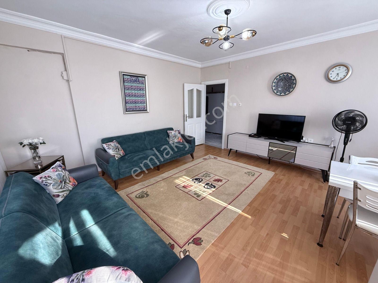 Loft'tan Sefaköy Merkezde 2+1 95m2 3. Kat Satılık Daire — fotoğraf 3