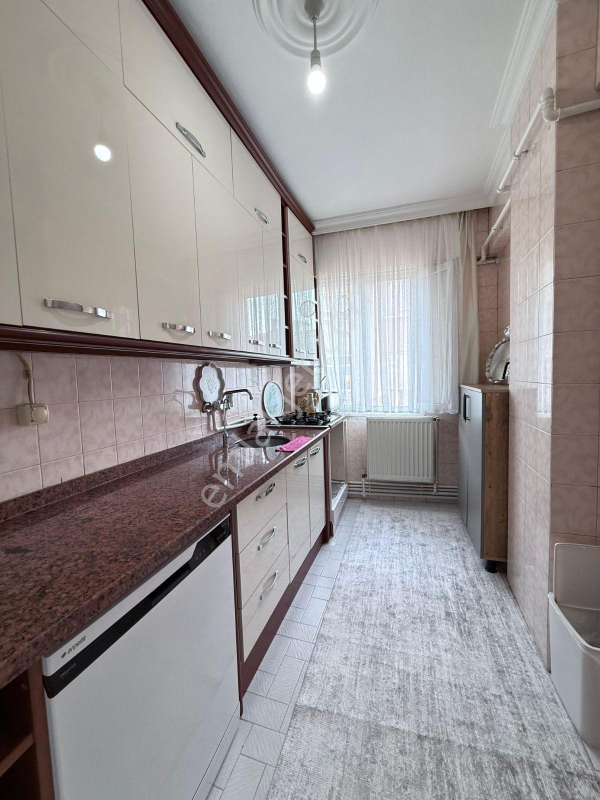 Loft'tan Sefaköy Merkezde 2+1 95m2 3. Kat Satılık Daire — fotoğraf 8