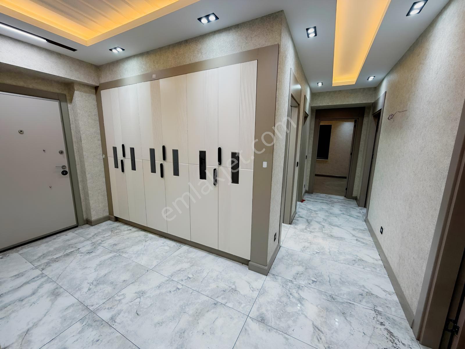 2 Bloklu Sitede | 7. Kat | 165 M² Brüt 155 M² Net