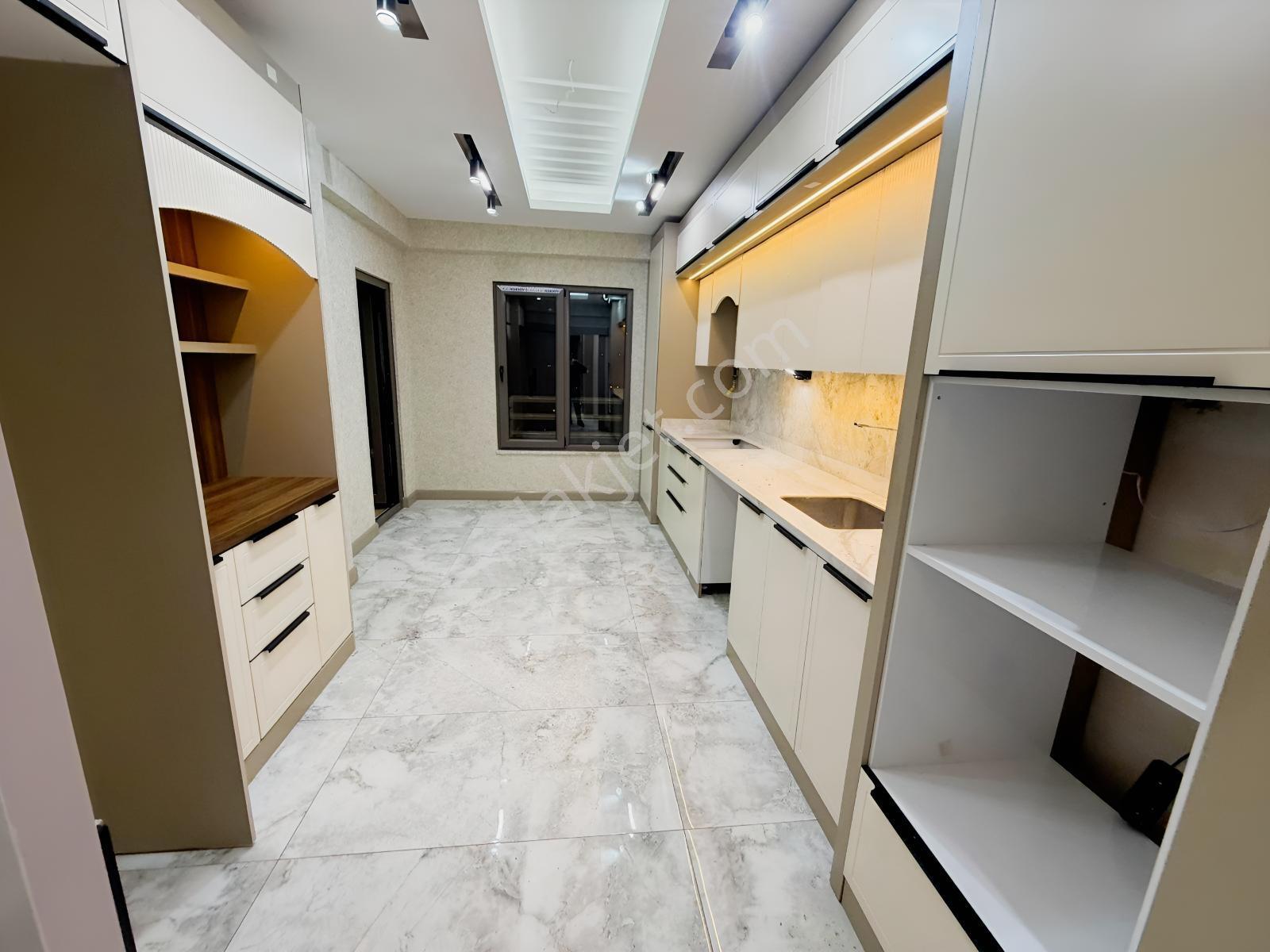 2 Bloklu Sitede | 7. Kat | 165 M² Brüt 155 M² Net — fotoğraf 5