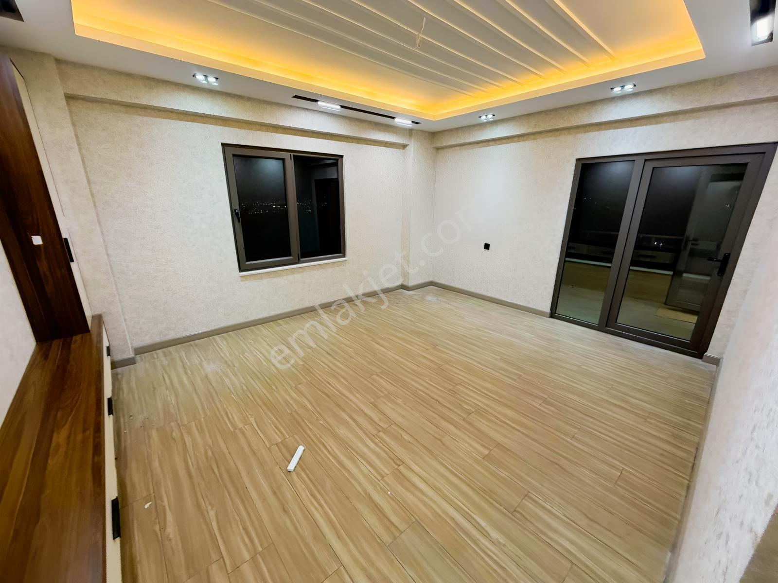 2 Bloklu Sitede | 7. Kat | 165 M² Brüt 155 M² Net — fotoğraf 12