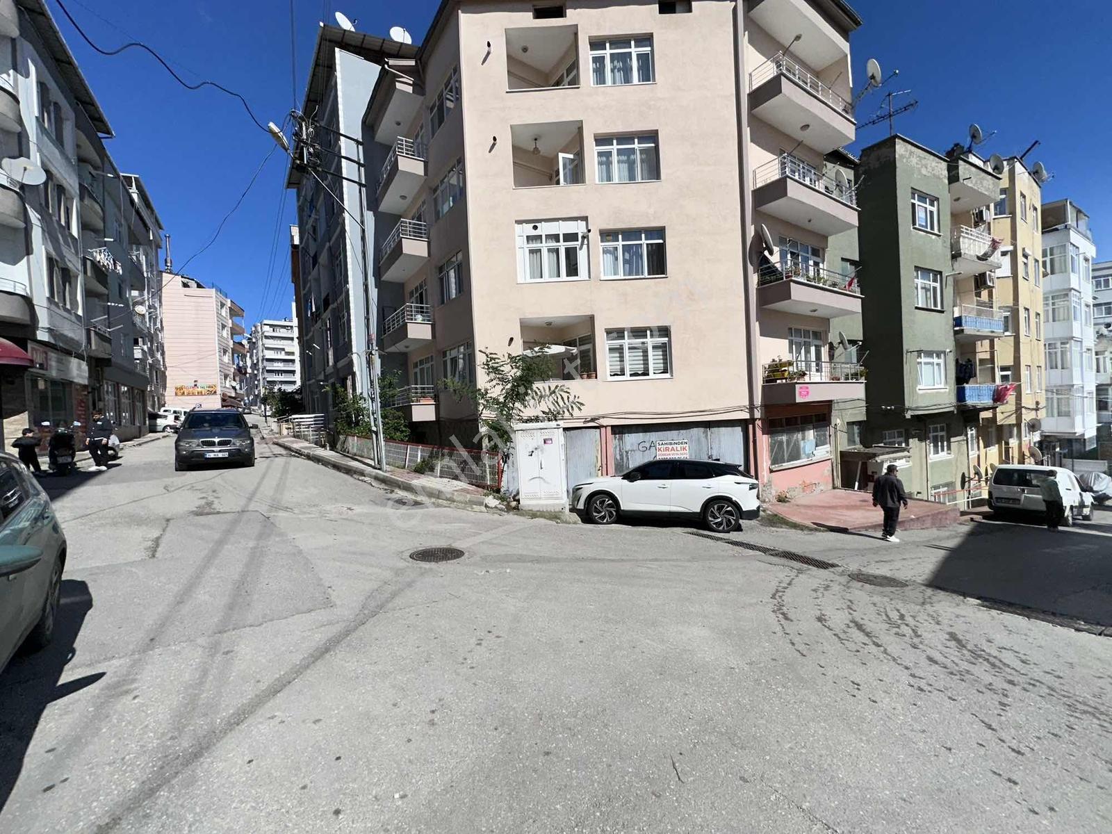 Alan Emlak; 4 Kata İmarlı, Köşe Parsel, İşlek Konumda — fotoğraf 11