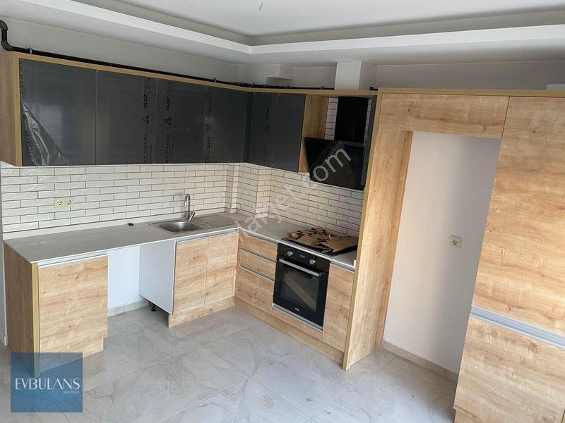 Ordu Bulvarı Yanı Park Cephe Karanlık Odasız Ara Kat 2+1 — fotoğraf 3