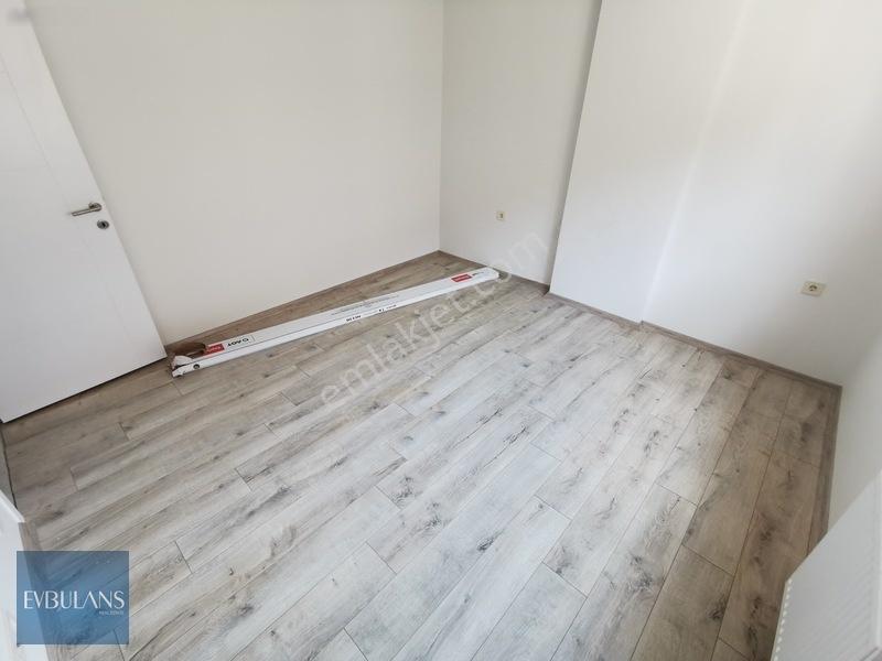 Ordu Bulvarı Yanı Park Cephe Karanlık Odasız Ara Kat 2+1 — fotoğraf 14