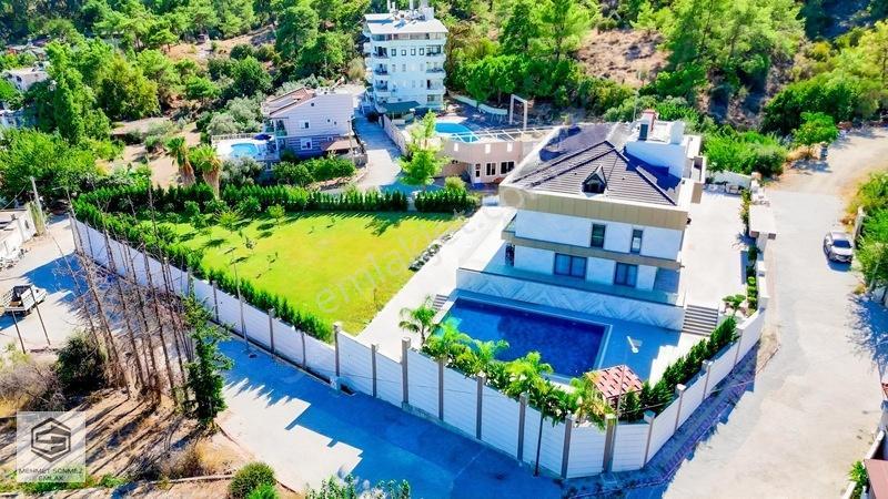 Antalya Göynük'te 2600m2 Arsa İçerisinde Emsalsiz Villa — fotoğraf 3