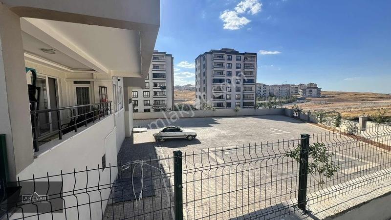 Arevar Dan Beylerbeyin 'de Satılık Bakımlı 2+1 Daire — fotoğraf 3