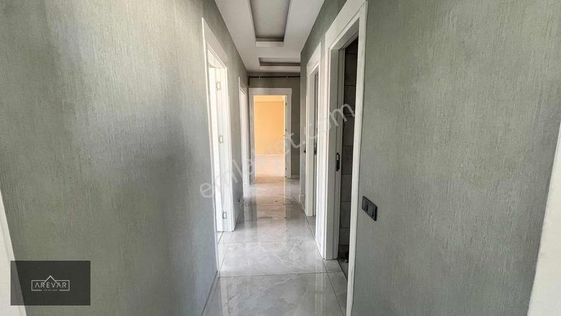Arevar Dan Beylerbeyin 'de Satılık Bakımlı 2+1 Daire — fotoğraf 4