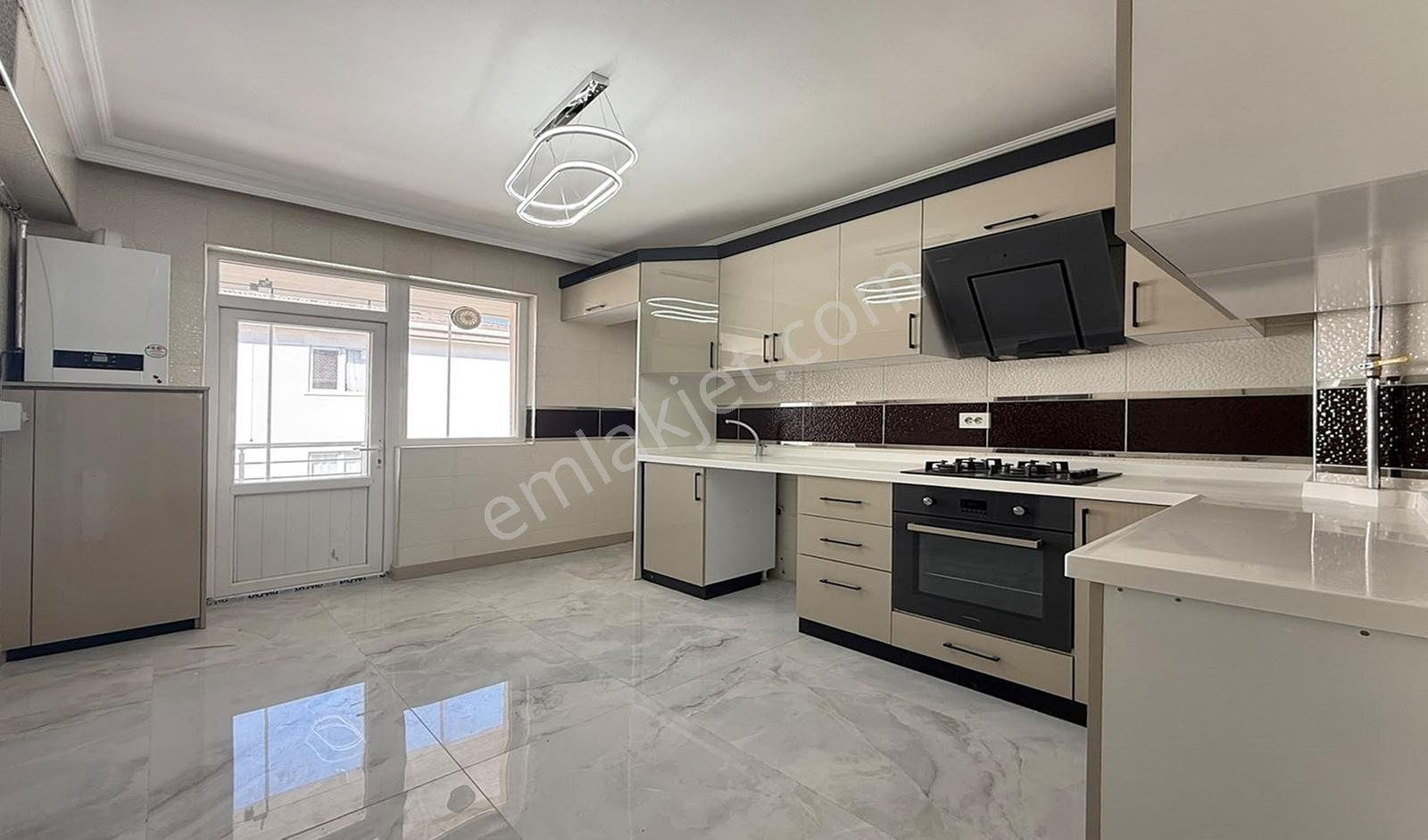 Yasa'dan Karakaya'da 3.kat 3+1 Caddeye Yakın Full Yapılı !!! — fotoğraf 28