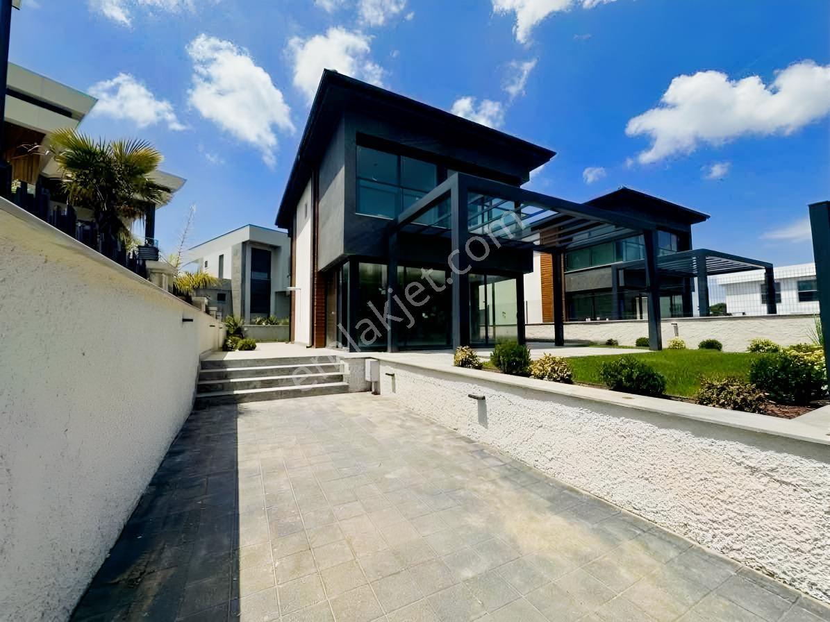 Urla İçmeler Müstakil Denize 200 Metre 3+1 Satılık Villa — fotoğraf 3