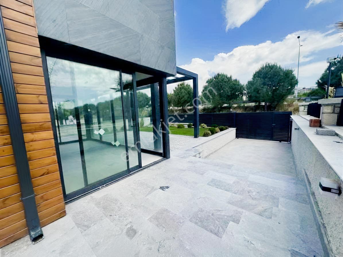 Urla İçmeler Müstakil Denize 200 Metre 3+1 Satılık Villa — fotoğraf 7