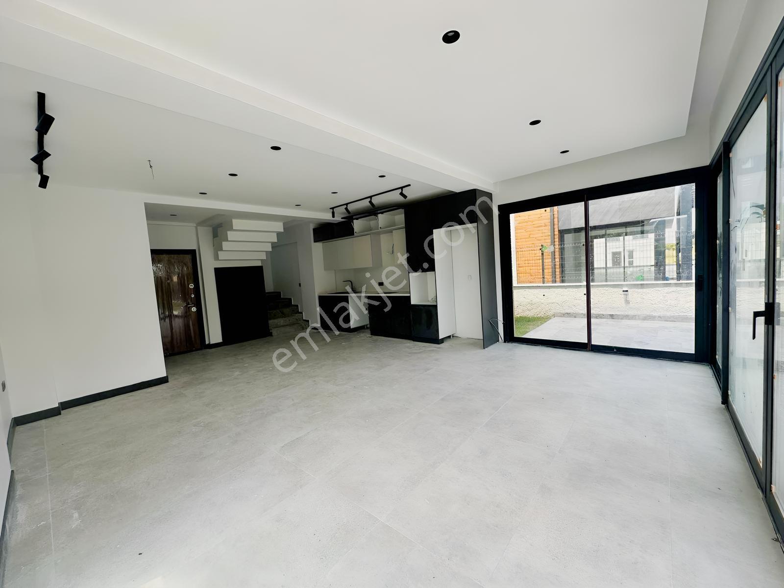 Urla İçmeler Müstakil Denize 200 Metre 3+1 Satılık Villa — fotoğraf 15