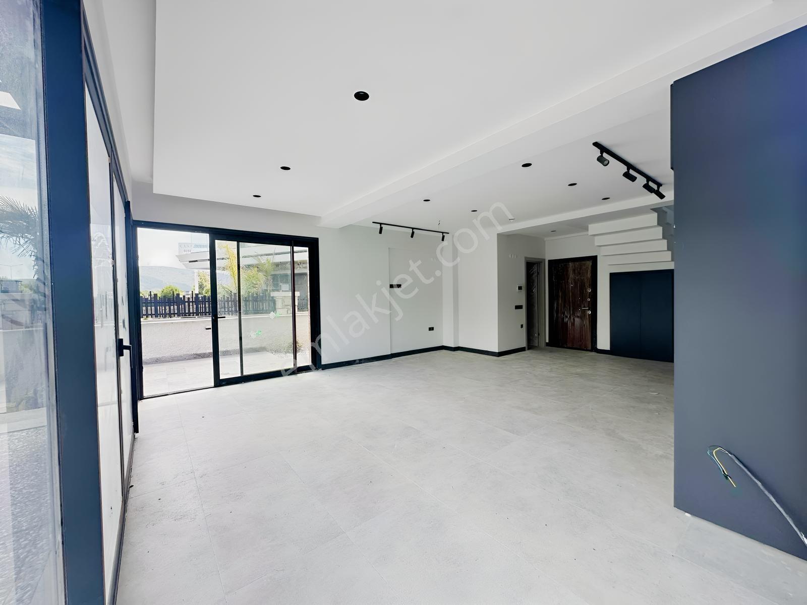 Urla İçmeler Müstakil Denize 200 Metre 3+1 Satılık Villa — fotoğraf 16