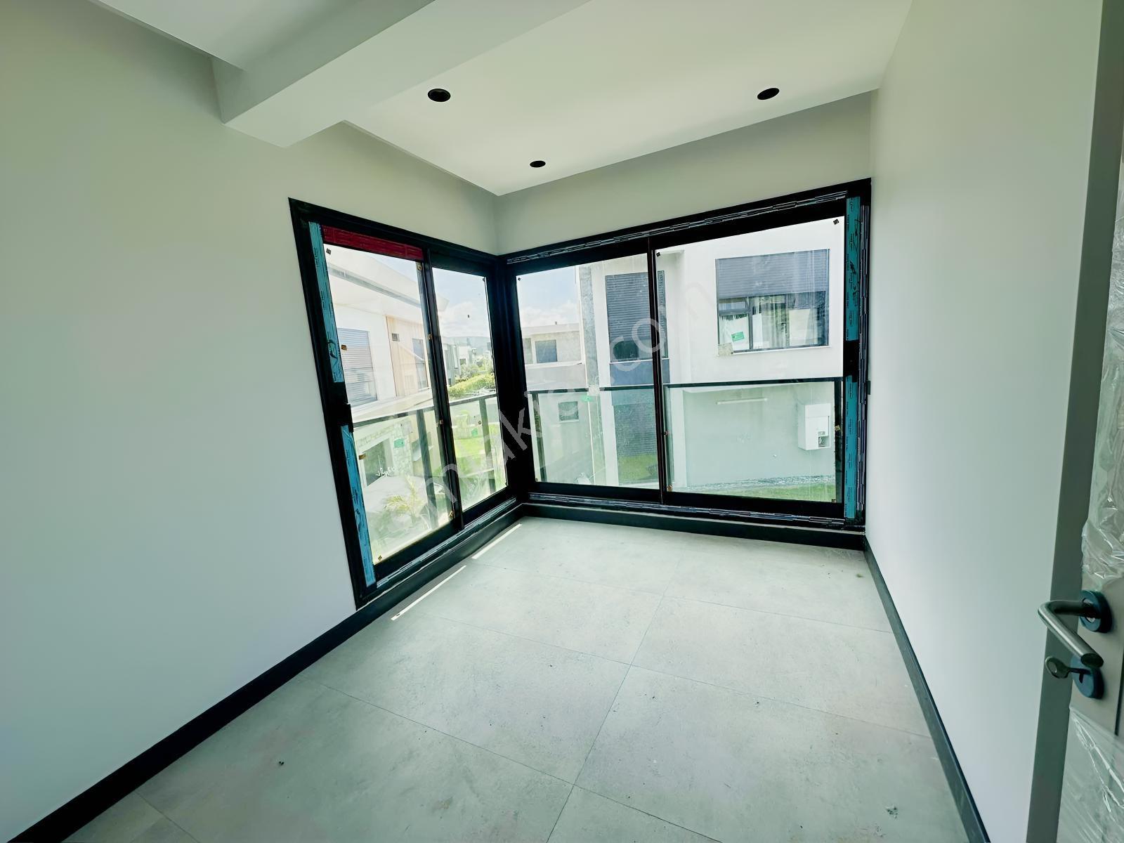 Urla İçmeler Müstakil Denize 200 Metre 3+1 Satılık Villa — fotoğraf 20