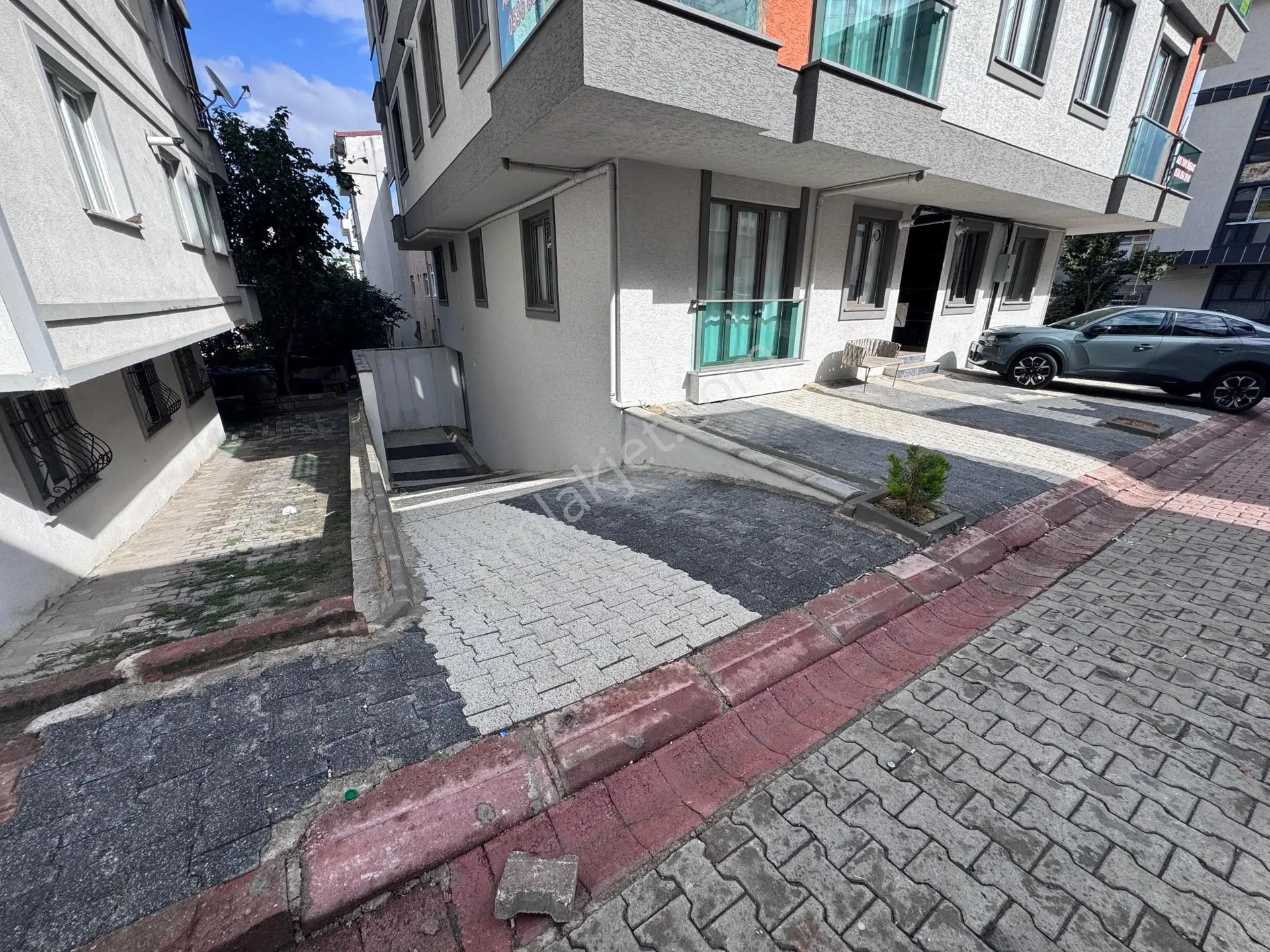 Sancaktepe Mevlana Mah Satılık Ara Kat Ve Üst Dublex Daireler — fotoğraf 2