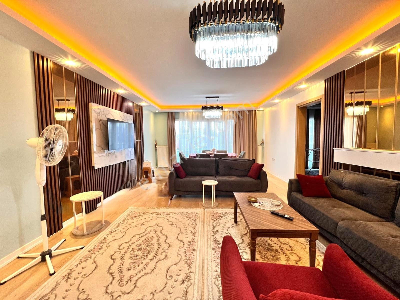 Esenyurt Fi Yaka Esenşehir De İçi Özel Yapılı 3+1 Satılık Daire — fotoğraf 2