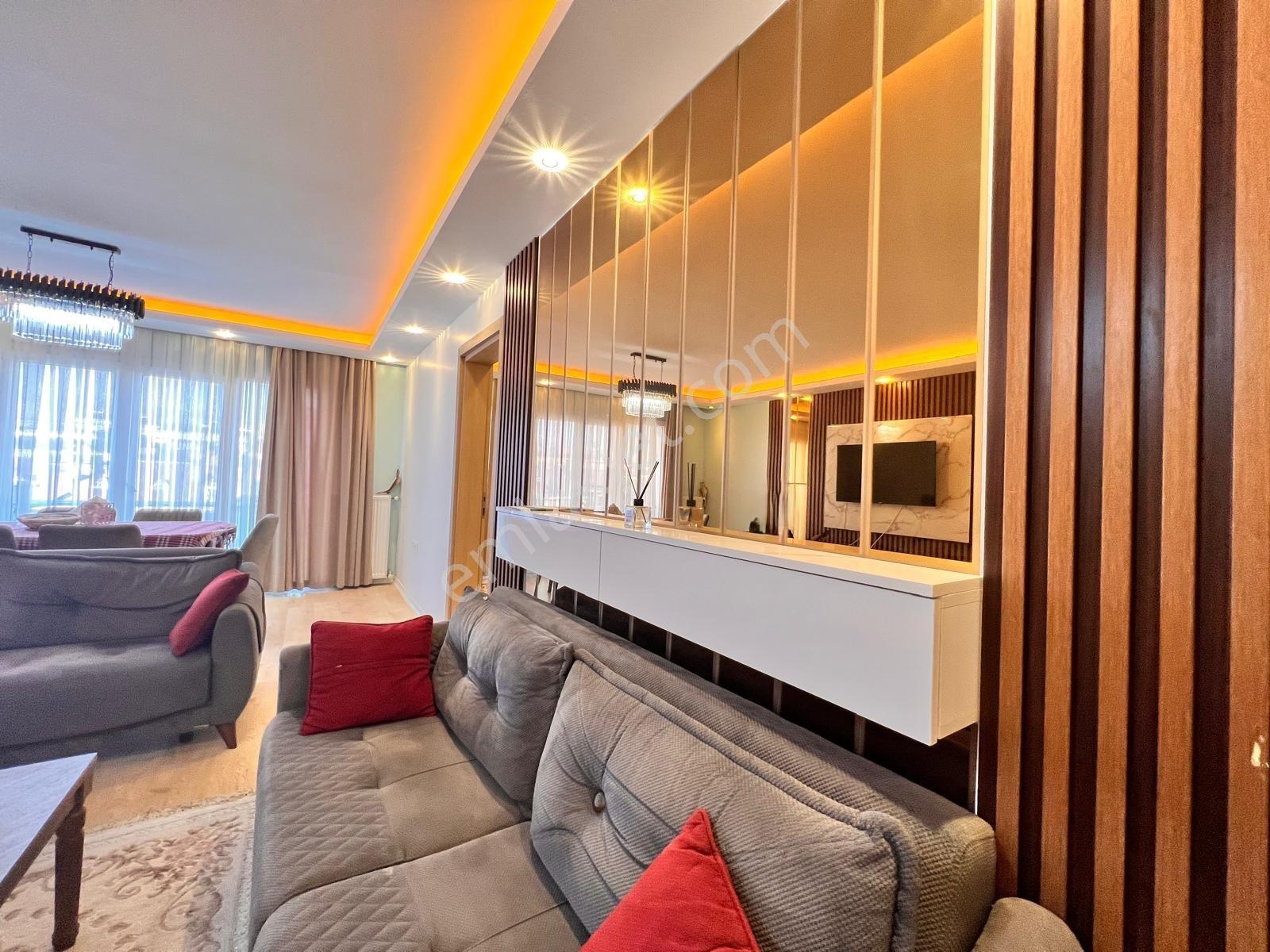 Esenyurt Fi Yaka Esenşehir De İçi Özel Yapılı 3+1 Satılık Daire — fotoğraf 3