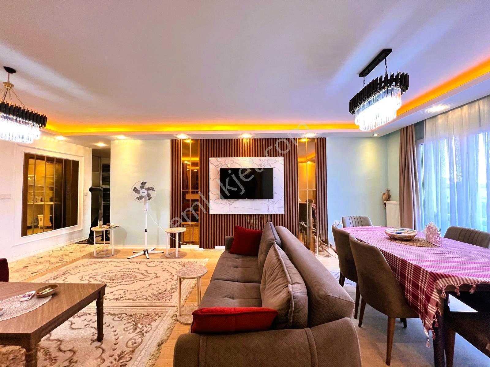 Esenyurt Fi Yaka Esenşehir De İçi Özel Yapılı 3+1 Satılık Daire — fotoğraf 6