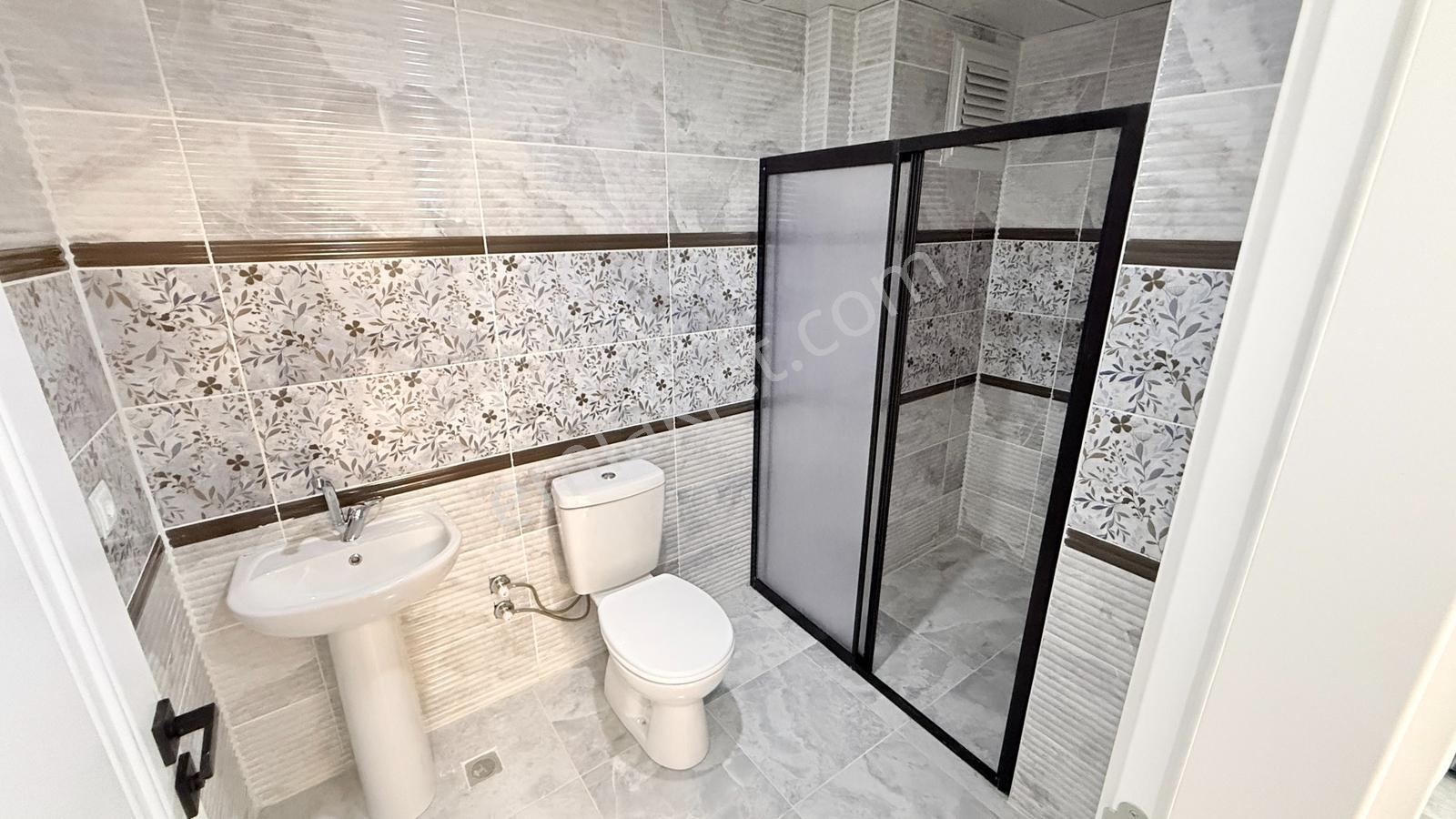 Hastane Arkası Sıfır Eşyalı Geniş 1+1 Lüks Daire İsbay Emlak — fotoğraf 17
