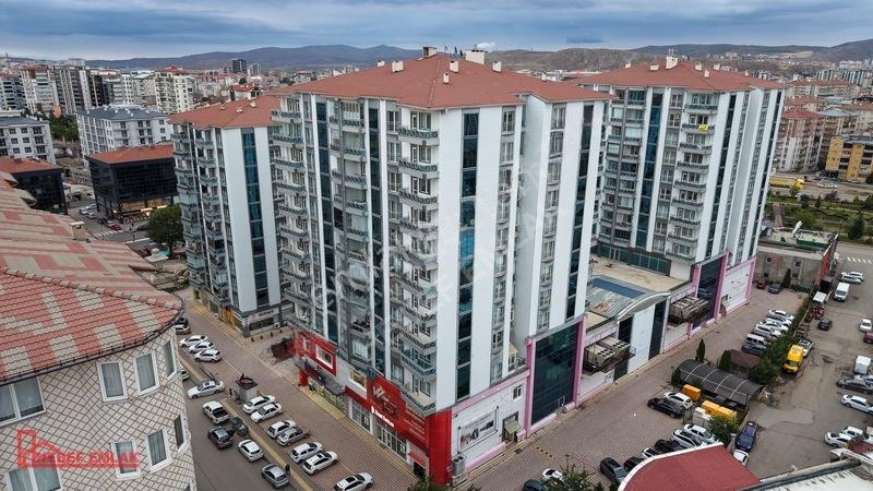 Hedef Emlak'Tan Kule Evlerde Satılık 4+1 Lüx Geniş Daire