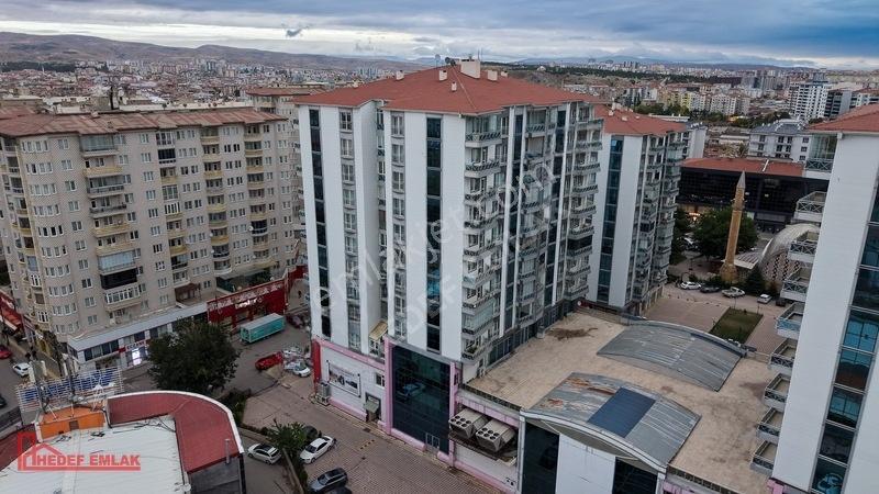 Hedef Emlak'tan Kule Evlerde Satılık 4+1 Lüx Geniş Daire — fotoğraf 3