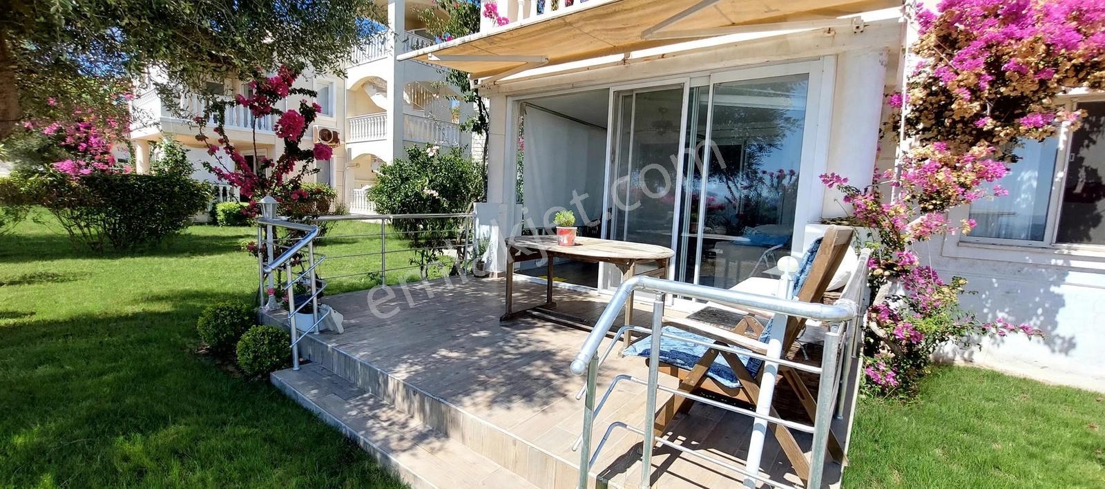 Muğla Bodrum Milas Boğaziçi Adabükü Manzaralı Büyük Bahçe — fotoğraf 2