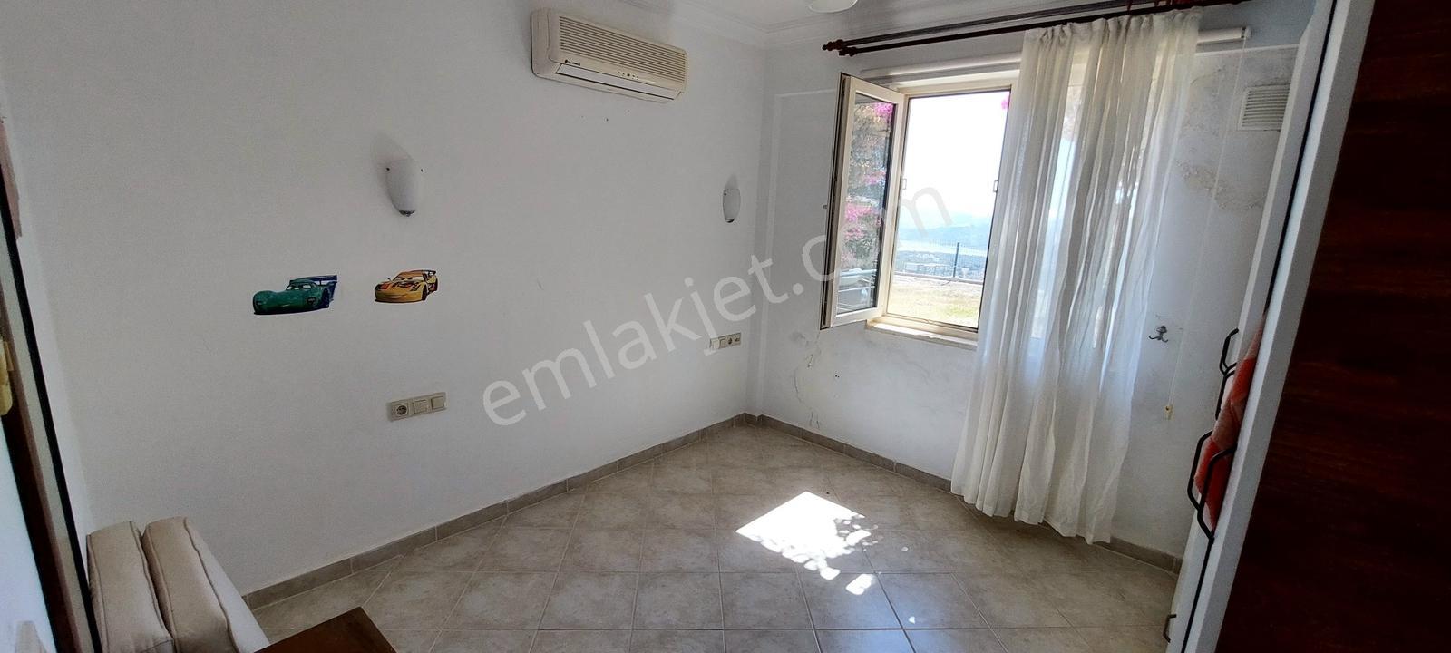 Muğla Bodrum Milas Boğaziçi Adabükü Manzaralı Büyük Bahçe — fotoğraf 13
