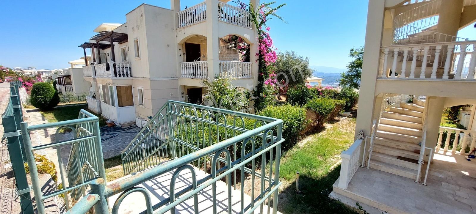 Muğla Bodrum Milas Boğaziçi Adabükü Manzaralı Büyük Bahçe — fotoğraf 23