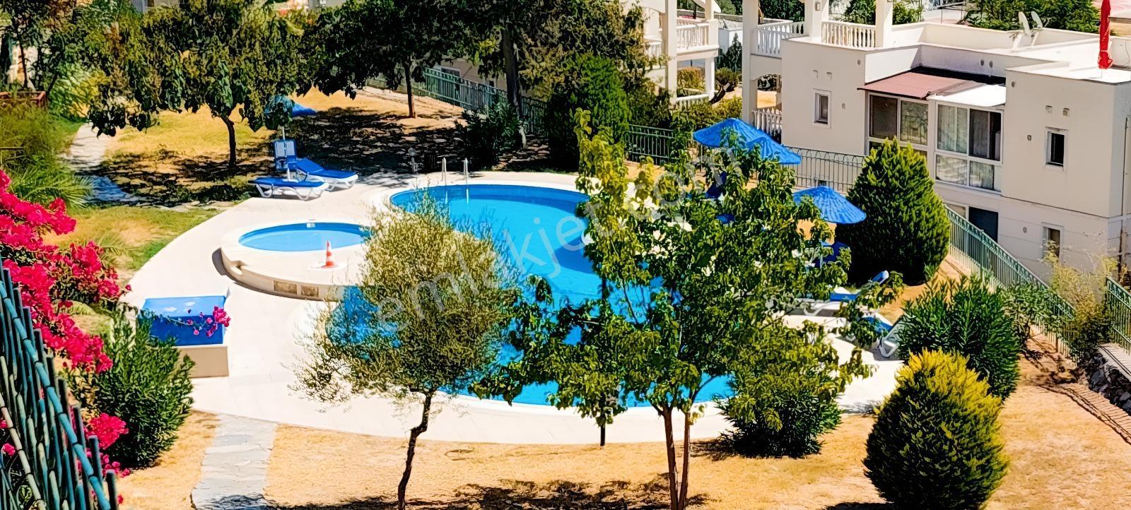Muğla Bodrum Milas Boğaziçi Adabükü Manzaralı Büyük Bahçe — fotoğraf 29