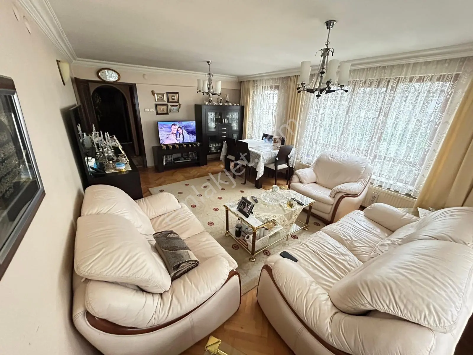 Taner'den Sokullu Caddesinde 3+1 Katta Salon Bağımsız 3 Cepheli Kapalı Garajlı — fotoğraf 2