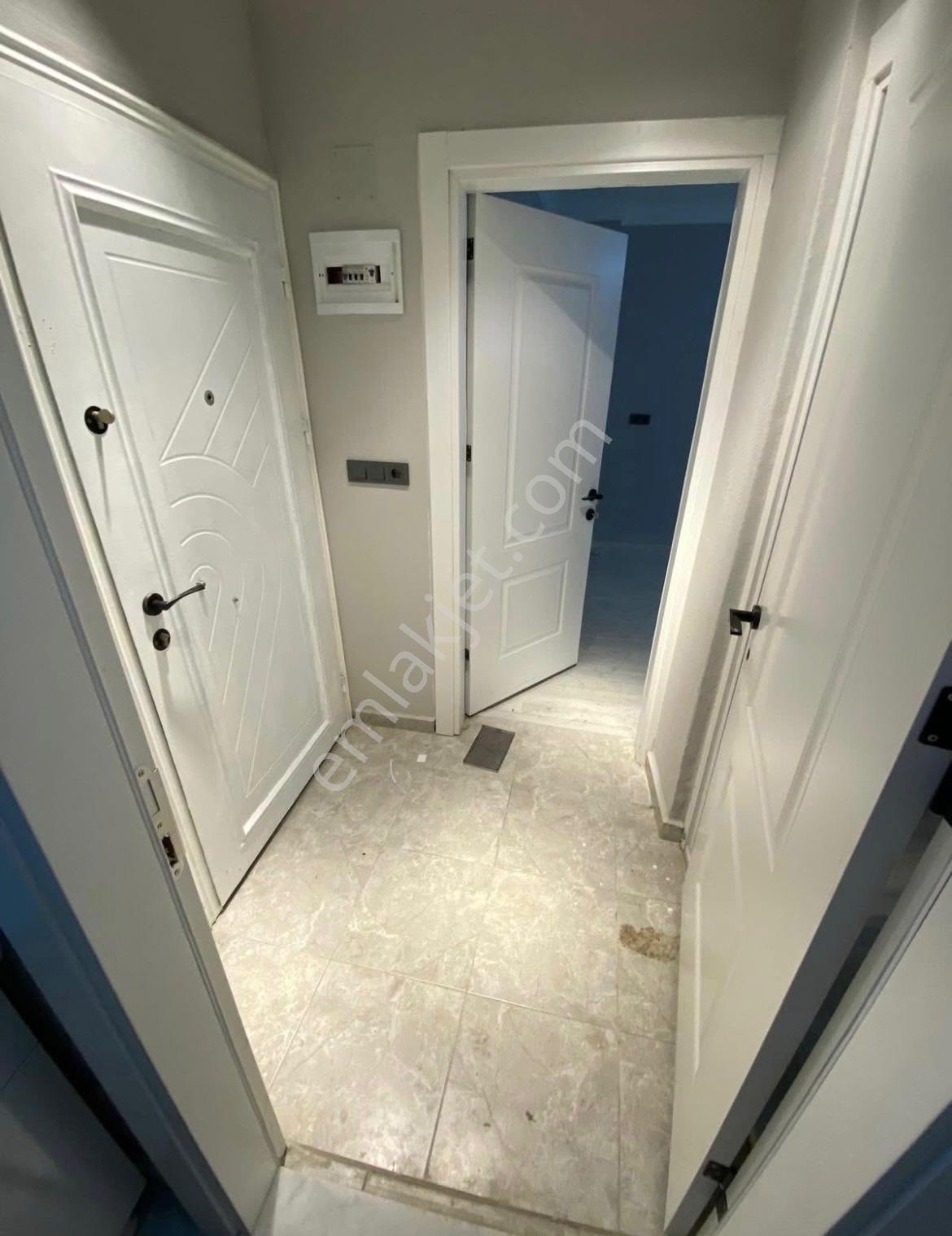 Altıntaş Mahallesi Satılık Yarı Bodrum 1+1 Full Tadilatlı Daire — fotoğraf 2