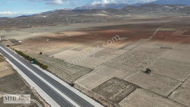 Korkuteli Beğişte 8.912 M² Satılık Tarla Ana Yola Yakın Yatırım
