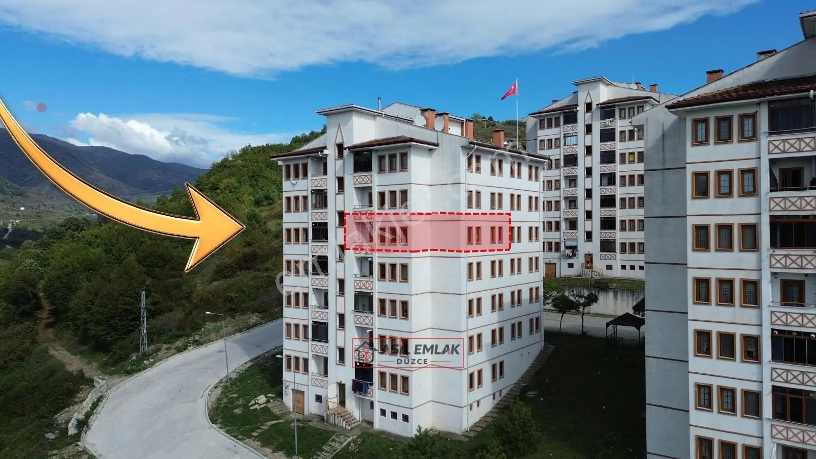 Asil'den Çilimli Toki'de Manzaralı Ara Kat 2+1 Satılık Daire — fotoğraf 3