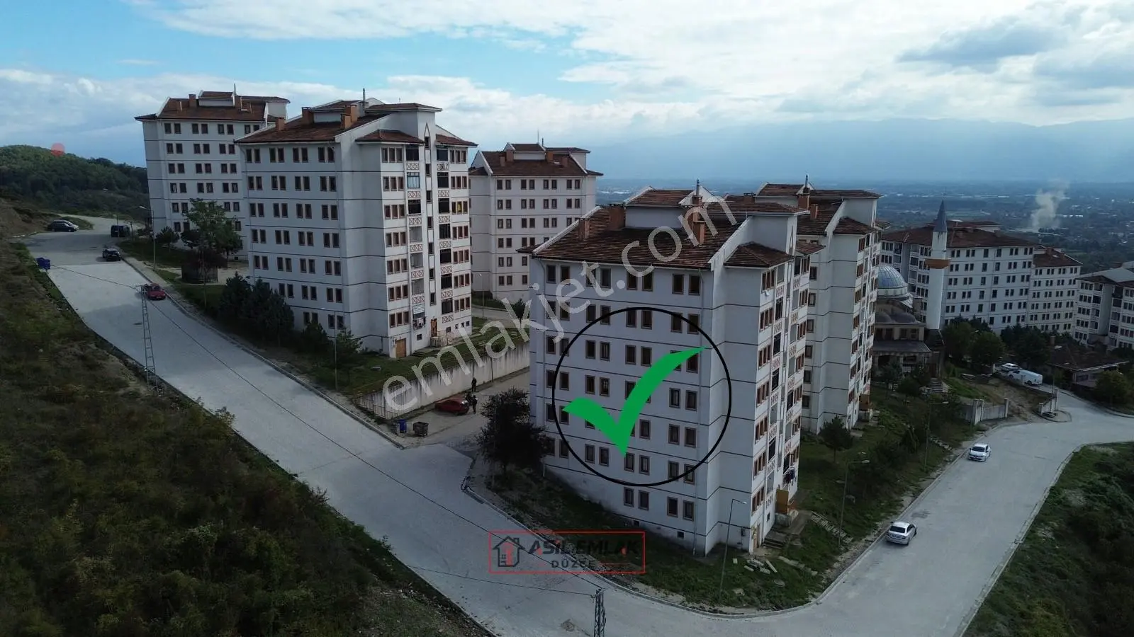 Asil'den Çilimli Toki'de Manzaralı Ara Kat 2+1 Satılık Daire — fotoğraf 5