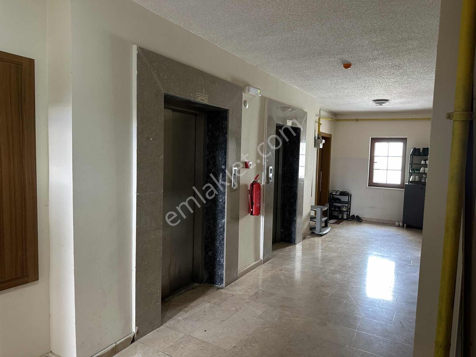 Asil'den Çilimli Toki'de Manzaralı Ara Kat 2+1 Satılık Daire — fotoğraf 9