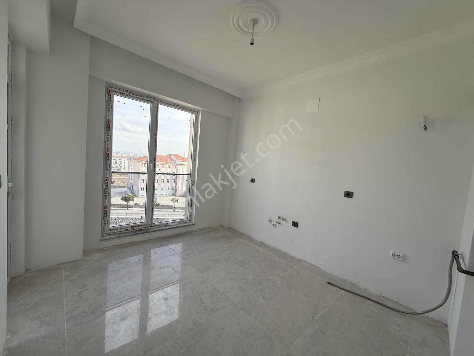 Turgay Şahin'den Osmancık Caddesinde Sıfır 3+1 — fotoğraf 2