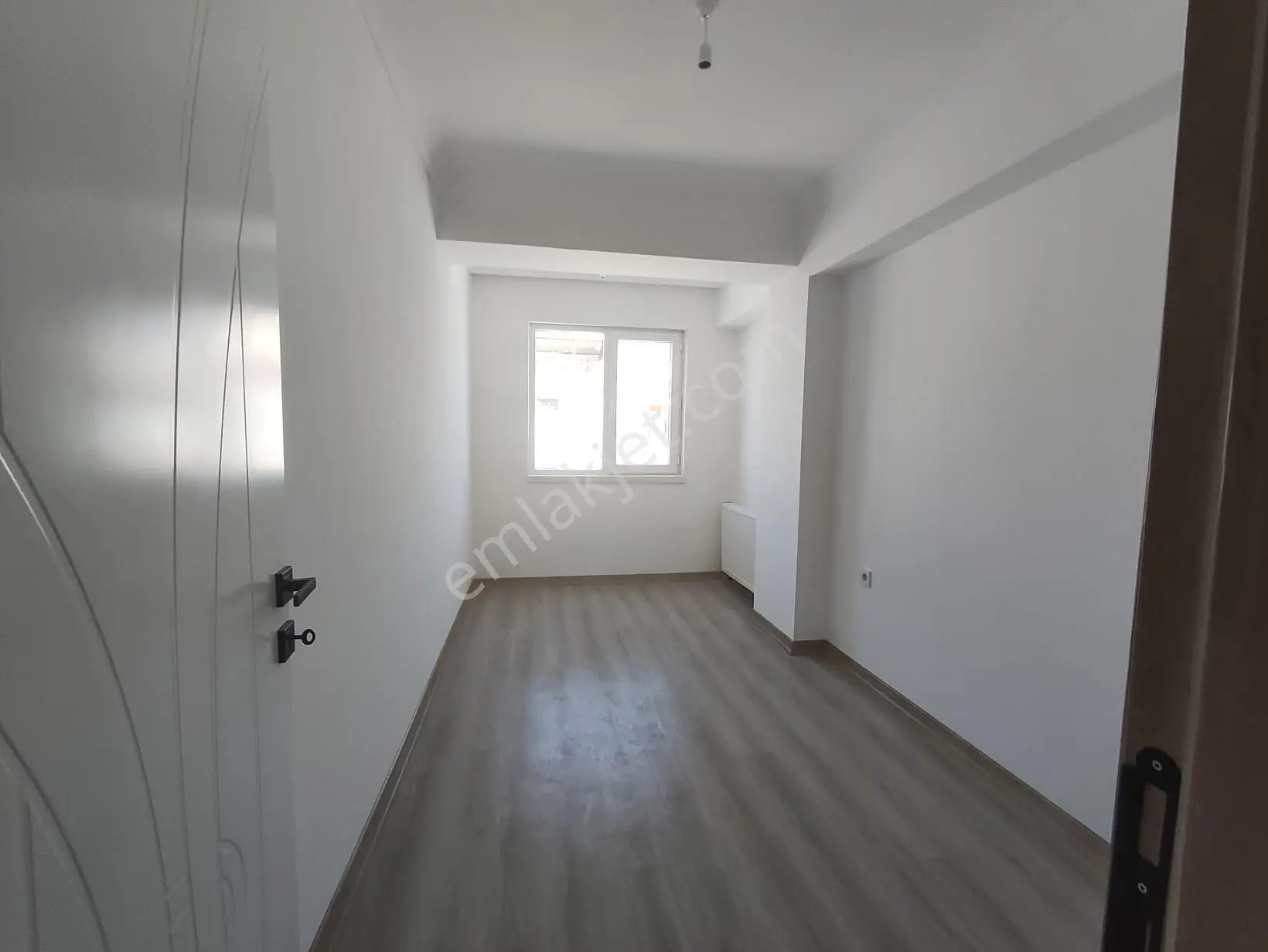 Yılmaz Gayrımenkulden Satılık 2+1 Ön Cephe 3 Son Kat Sıfır Daıre — fotoğraf 4