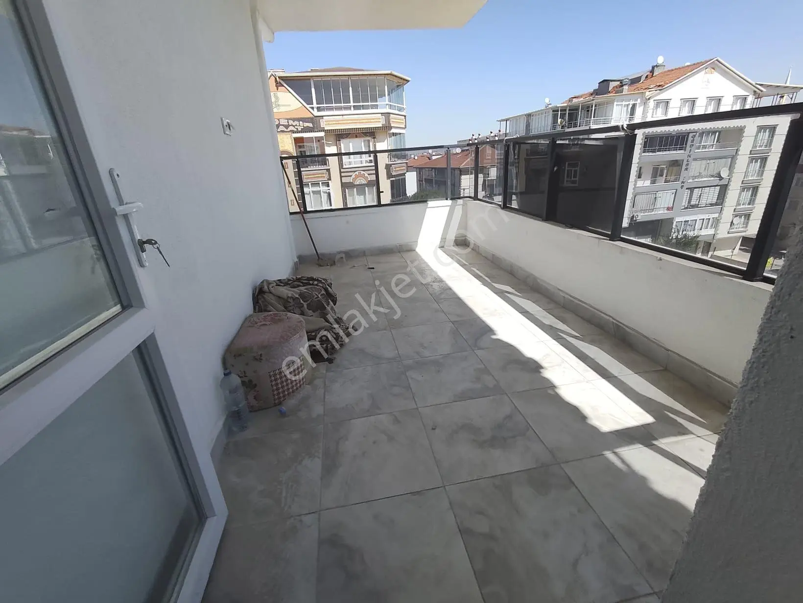 Yılmaz Gayrımenkulden Satılık 2+1 Ön Cephe 3 Son Kat Sıfır Daıre — fotoğraf 16