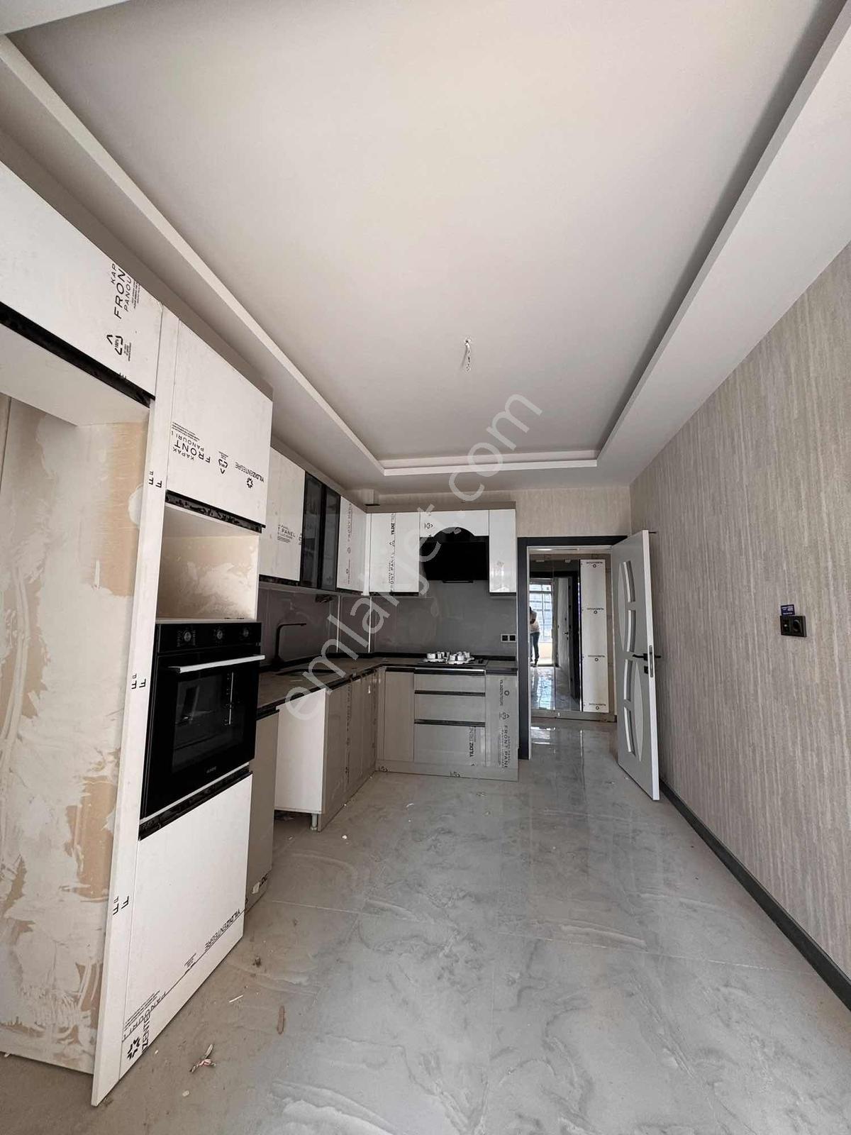 Menzil Caddesin'de 3+1 Satılık Arakat Daire — fotoğraf 4