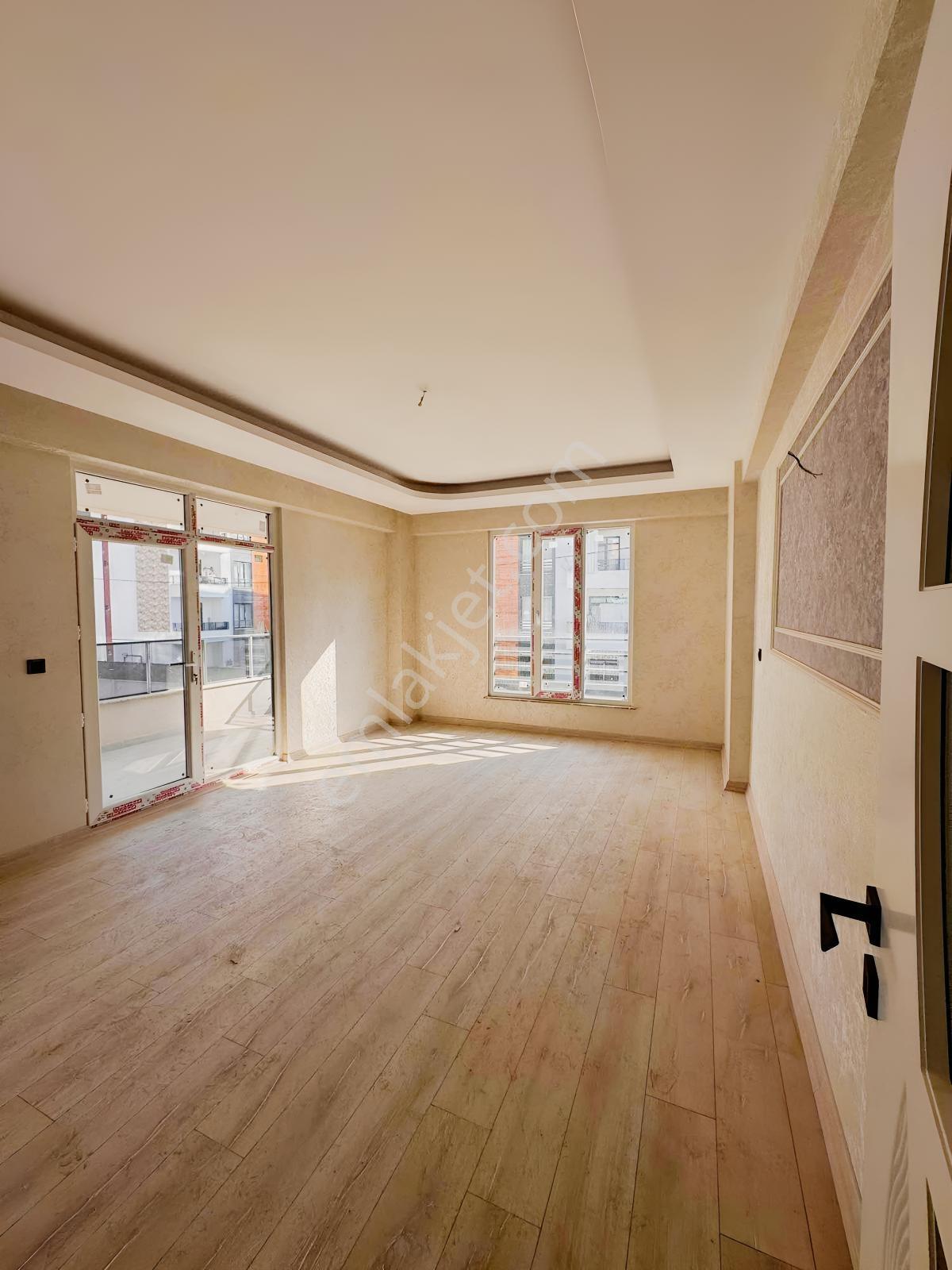 Menzil Caddesin'de 3+1 Satılık Arakat Daire — fotoğraf 9