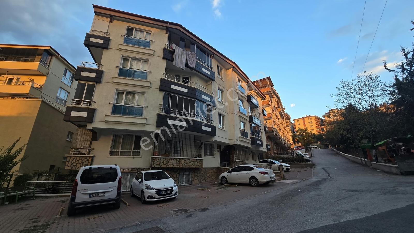 Gülveren Mah 3+1 Kat 1 İçi Yapılı 120 M2 Asansörlü Merkezi Konum