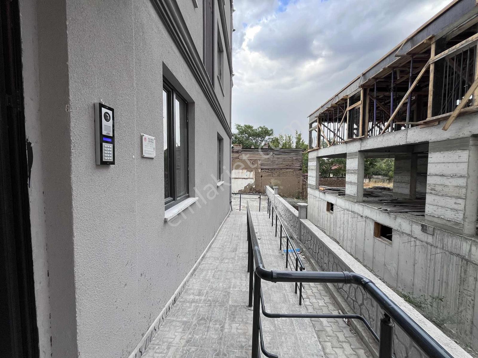 Remax Dem'den Hocabey Mah. Çarşı Merkezine 5 Dakika 2+0 Satılık — fotoğraf 3