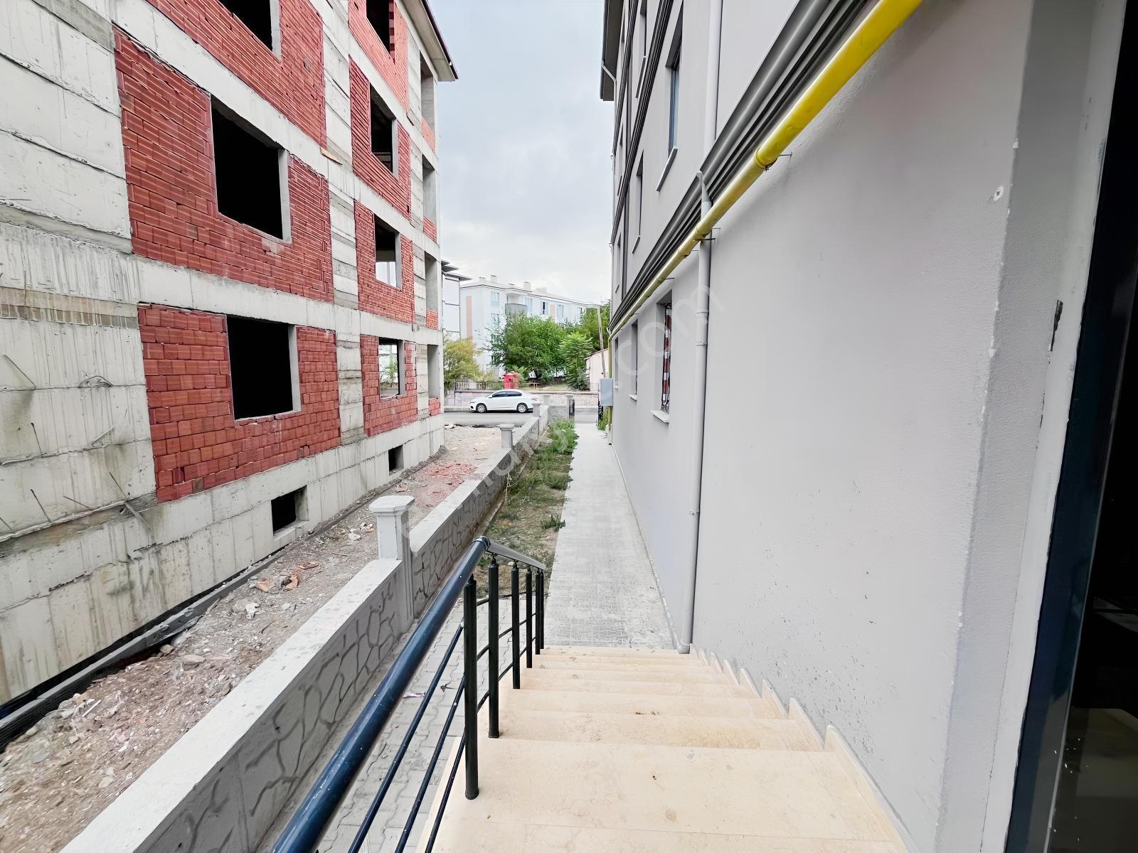 Remax Dem'den Hocabey Mah. Çarşı Merkezine 5 Dakika 2+0 Satılık — fotoğraf 4
