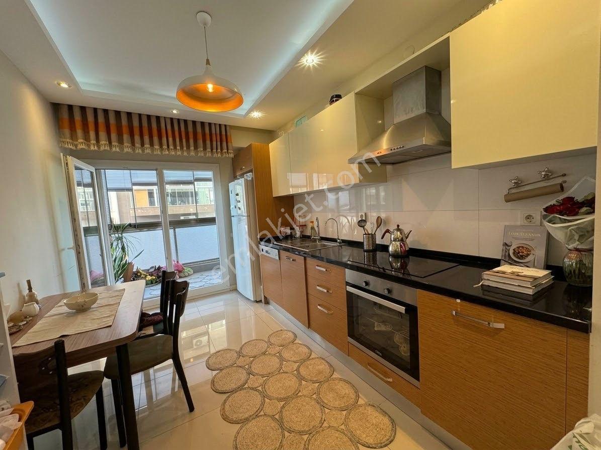 Bayraklı Yamanlar Zerrin Hanım Sitesi'nde Satılık 3+1 Havuz Manzaralı — fotoğraf 11