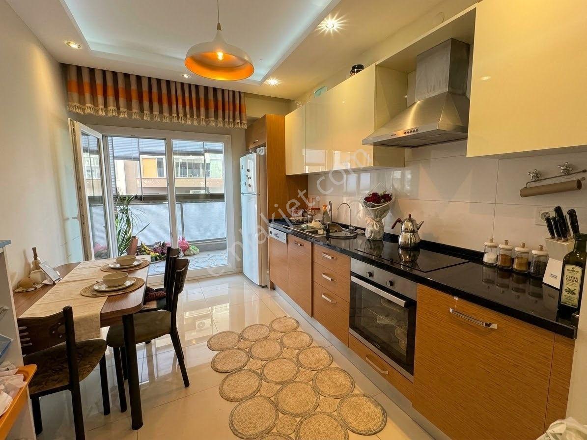 Bayraklı Yamanlar Zerrin Hanım Sitesi'nde Satılık 3+1 Havuz Manzaralı — fotoğraf 12