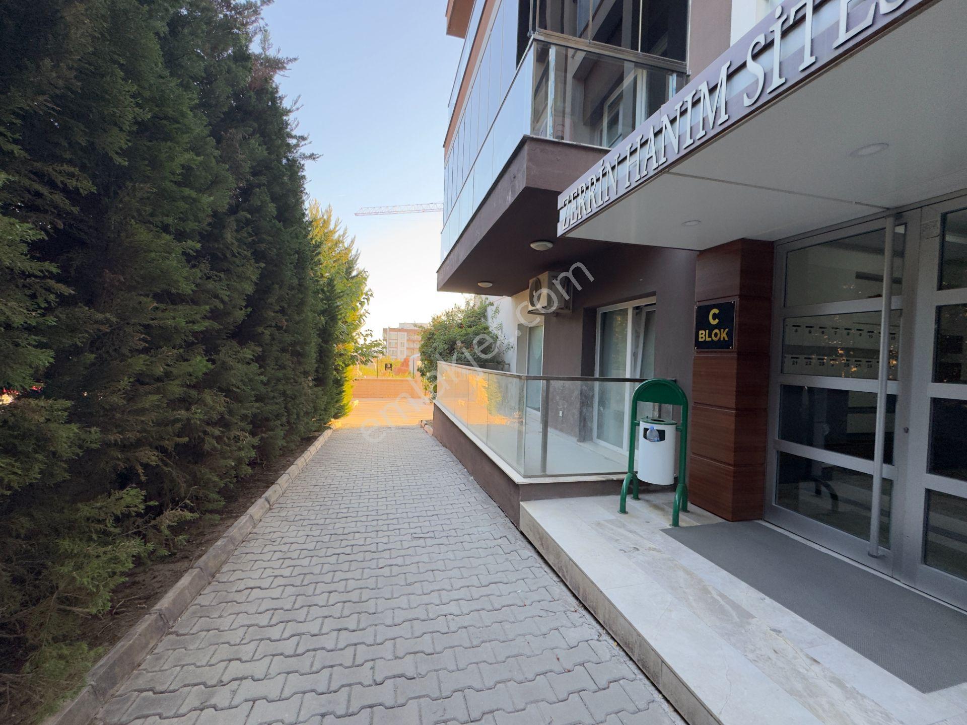 Bayraklı Yamanlar Zerrin Hanım Sitesi'nde Satılık 3+1 Havuz Manzaralı — fotoğraf 27