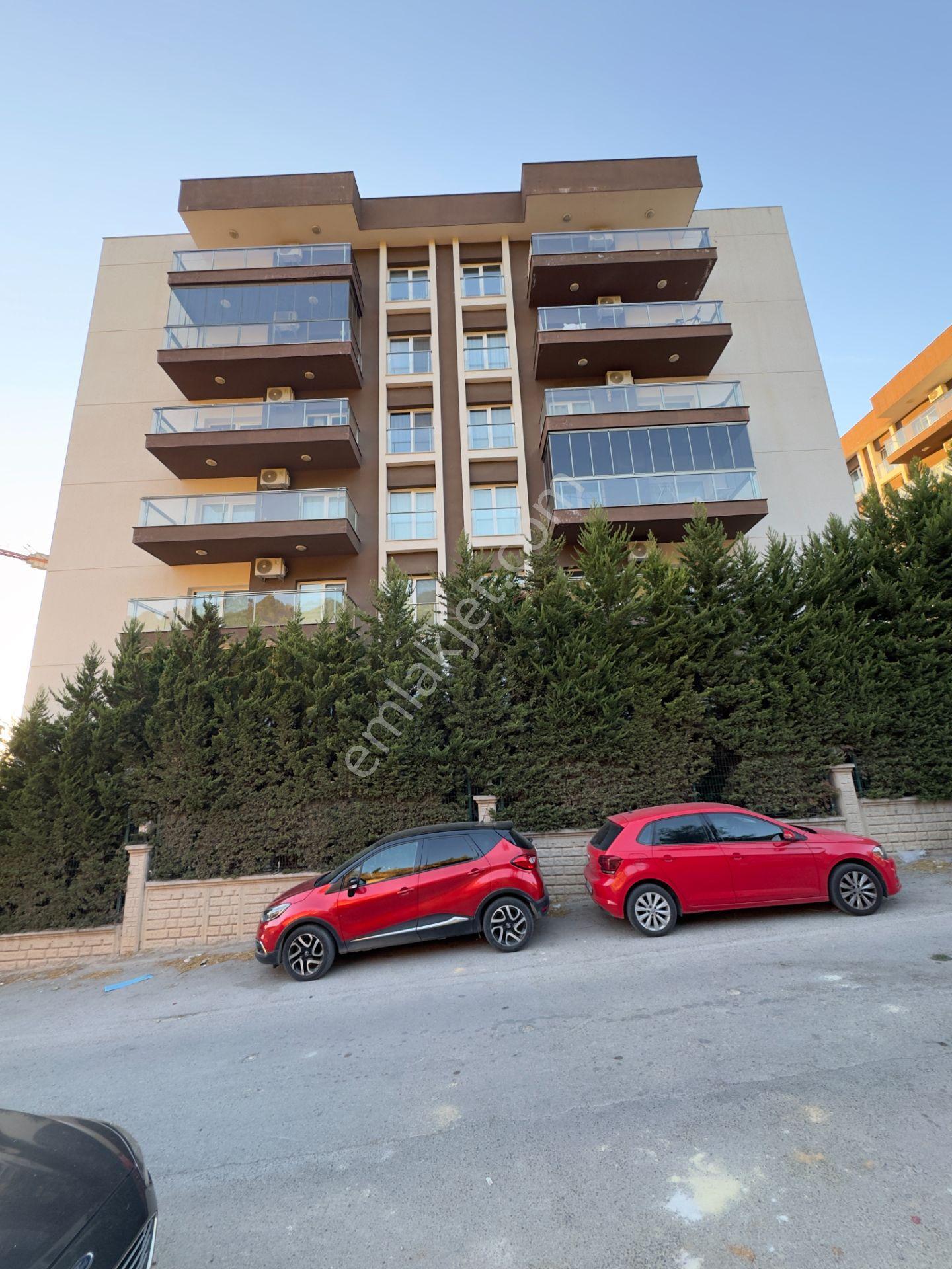 Bayraklı Yamanlar Zerrin Hanım Sitesi'nde Satılık 3+1 Havuz Manzaralı — fotoğraf 31