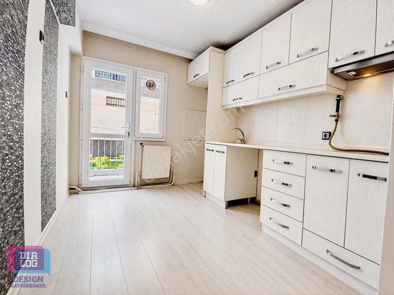 Merkezi Konumda Ana Cadde Cepheli 3+1 Köşe Daire — fotoğraf 8